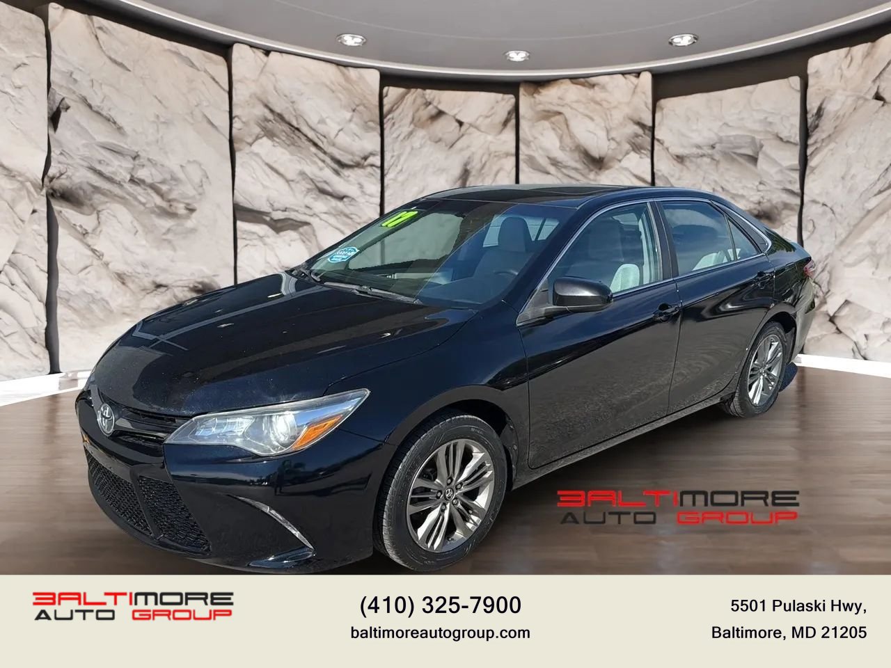 Used 2017 Toyota Camry SE w/ Moonroof Package
