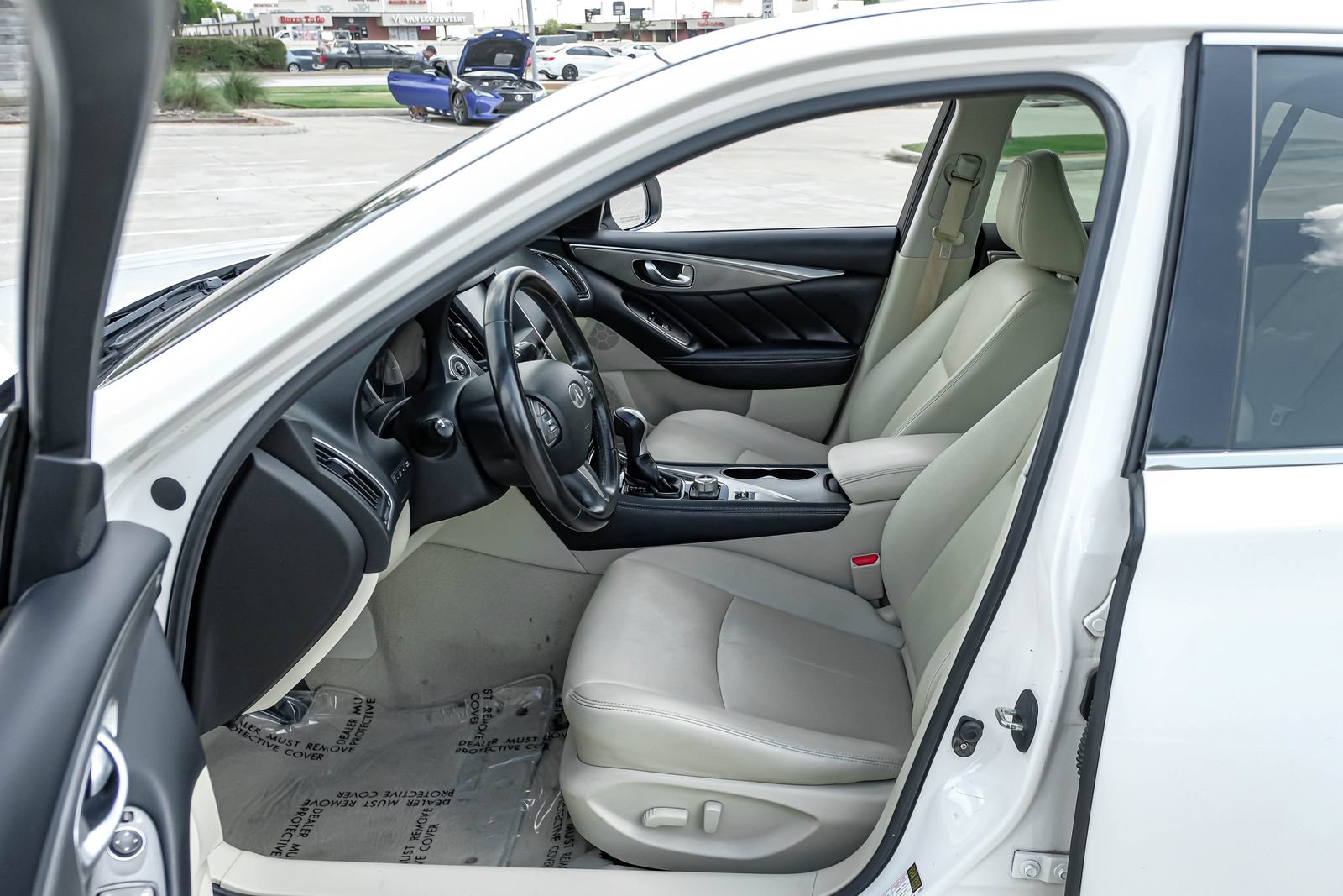 Used 2016 INFINITI Q50 3.0t Premium w/ Cargo Package RWD image 4