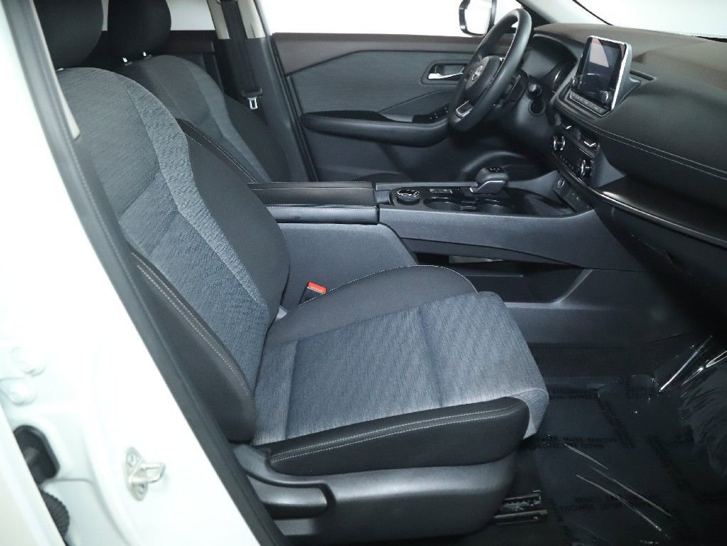 Used 2023 Nissan Rogue SV image 35