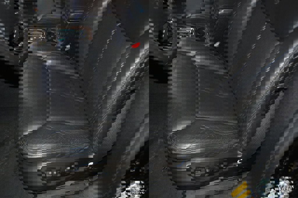 Used 2010 Cadillac DTS Premium w/ Driver Awareness Package image 17