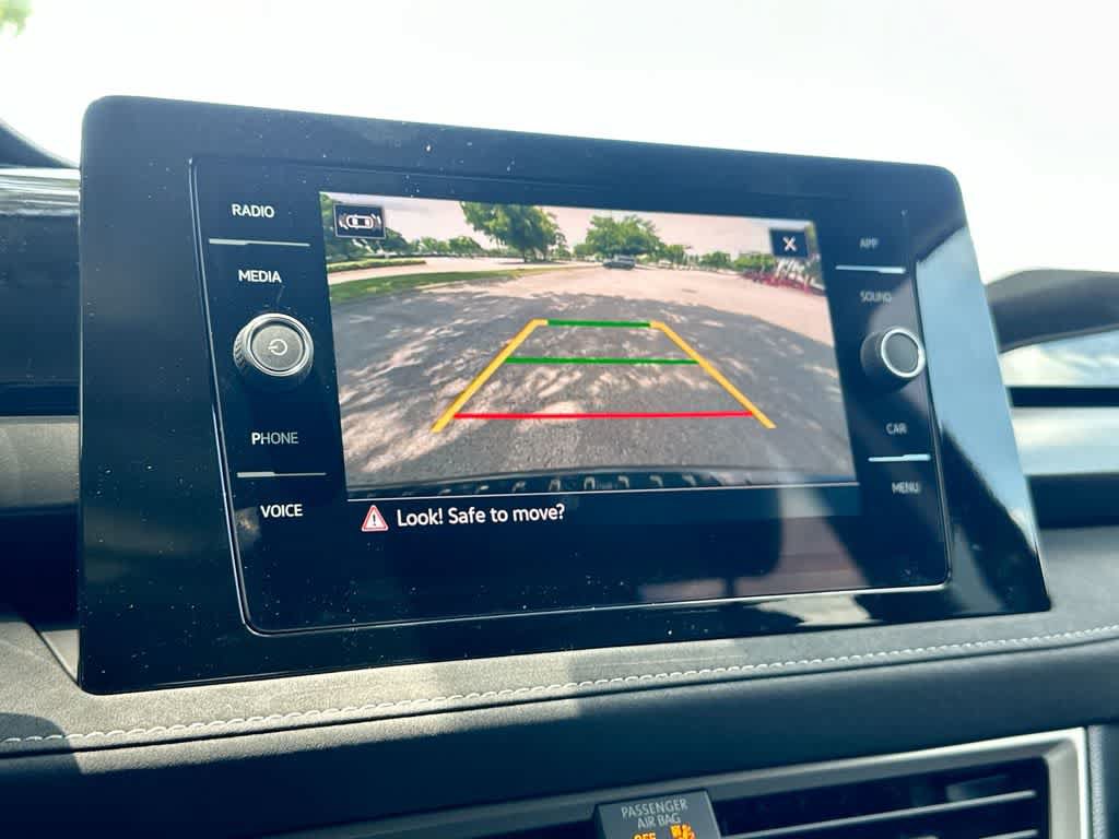 New 2026 Volkswagen Taos SE FWD image 18