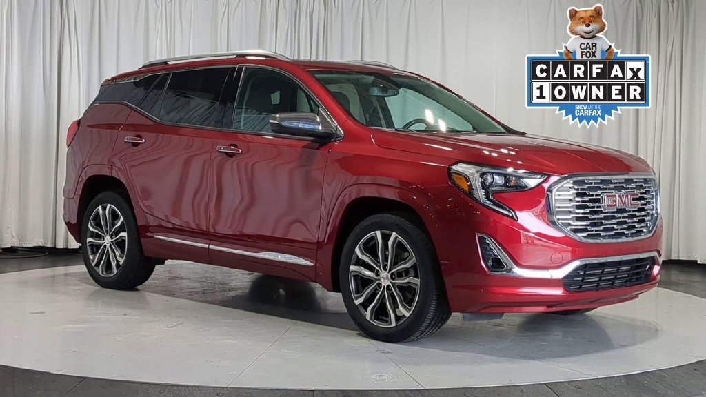 Used 2018 GMC Terrain Denali w/ Comfort Package FWD image 2