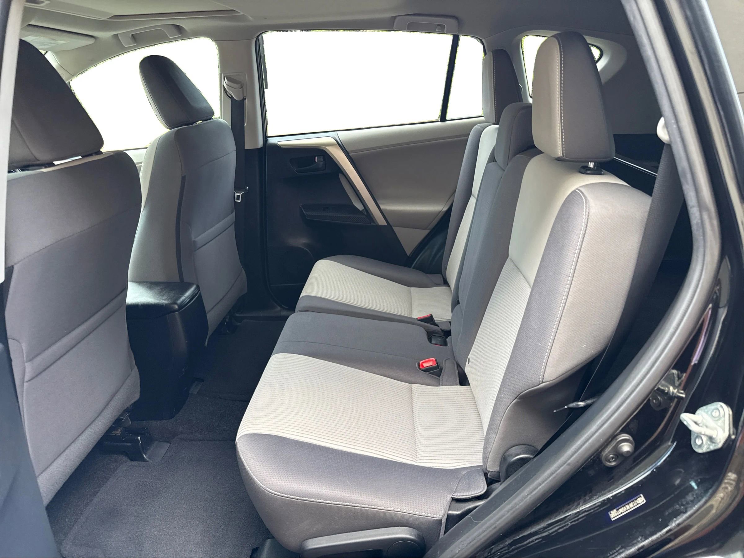 Used 2013 Toyota RAV4 XLE AWD/4WD image 10