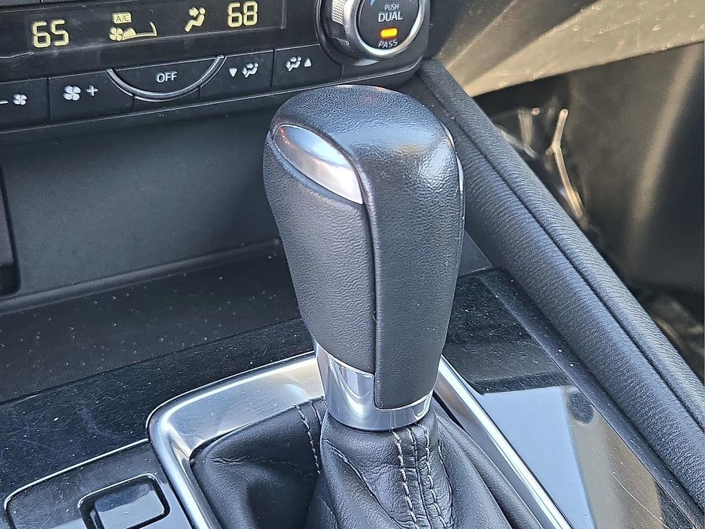 Used 2018 MAZDA CX-5 Touring w/ Preferred Equipment Package image 16