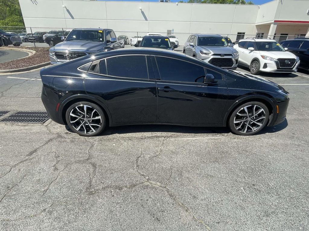 Used 2025 Toyota Prius Plug-In Hybrid image 17