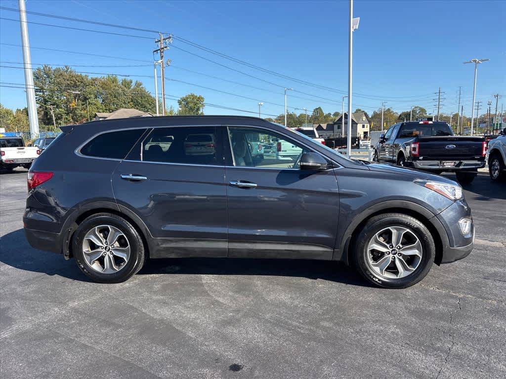 Used 2014 Hyundai Santa Fe GLS FWD image 2