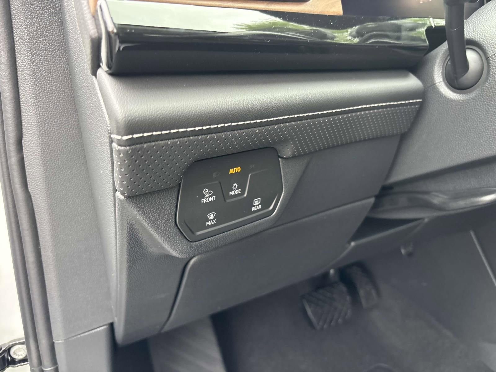 New 2026 Volkswagen Atlas SE image 15