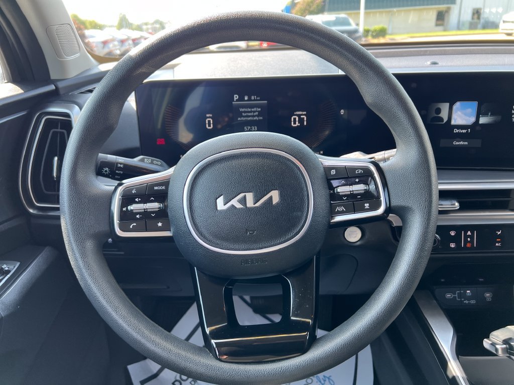 Used 2024 Kia Sorento LX FWD image 17