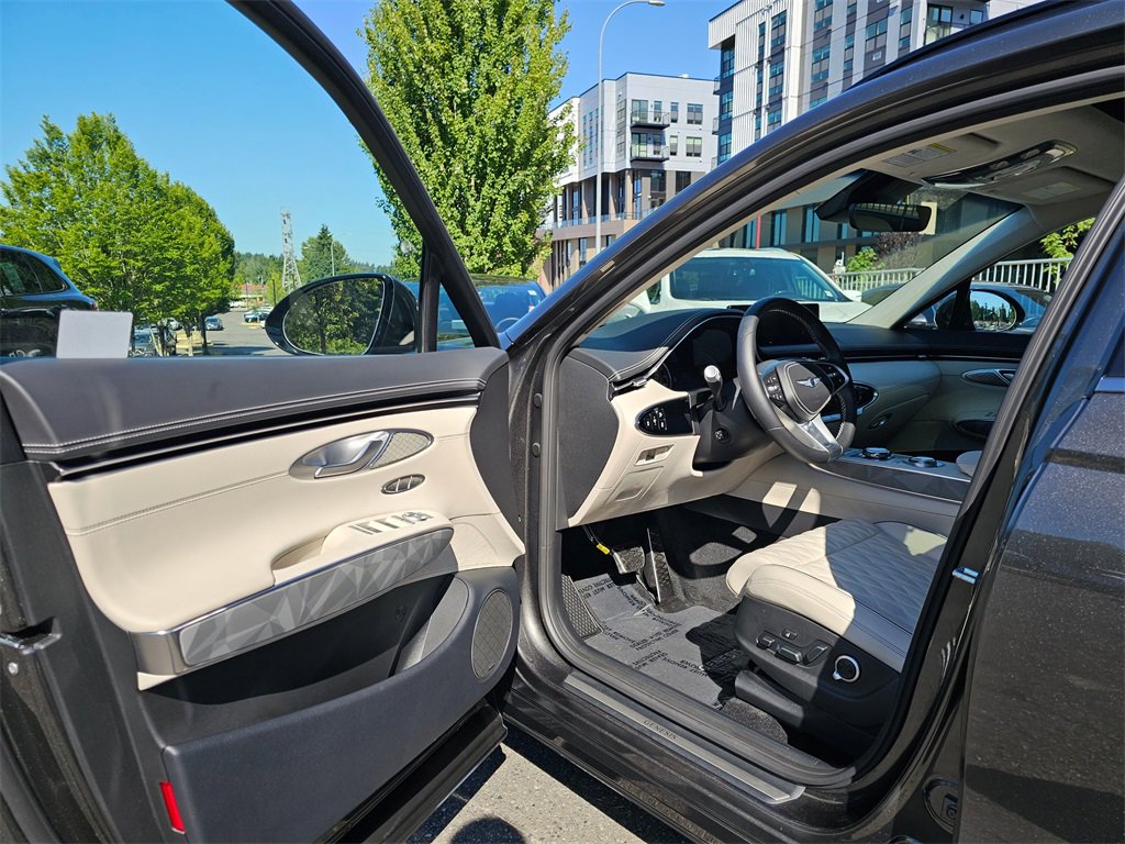 Used 2025 Genesis GV70 3.5T Sport w/ Sport Advanced Package image 22