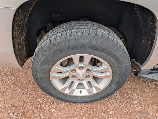 Used 2020 Chevrolet Suburban LS w/ Skid Plate Package AWD/4WD image 13