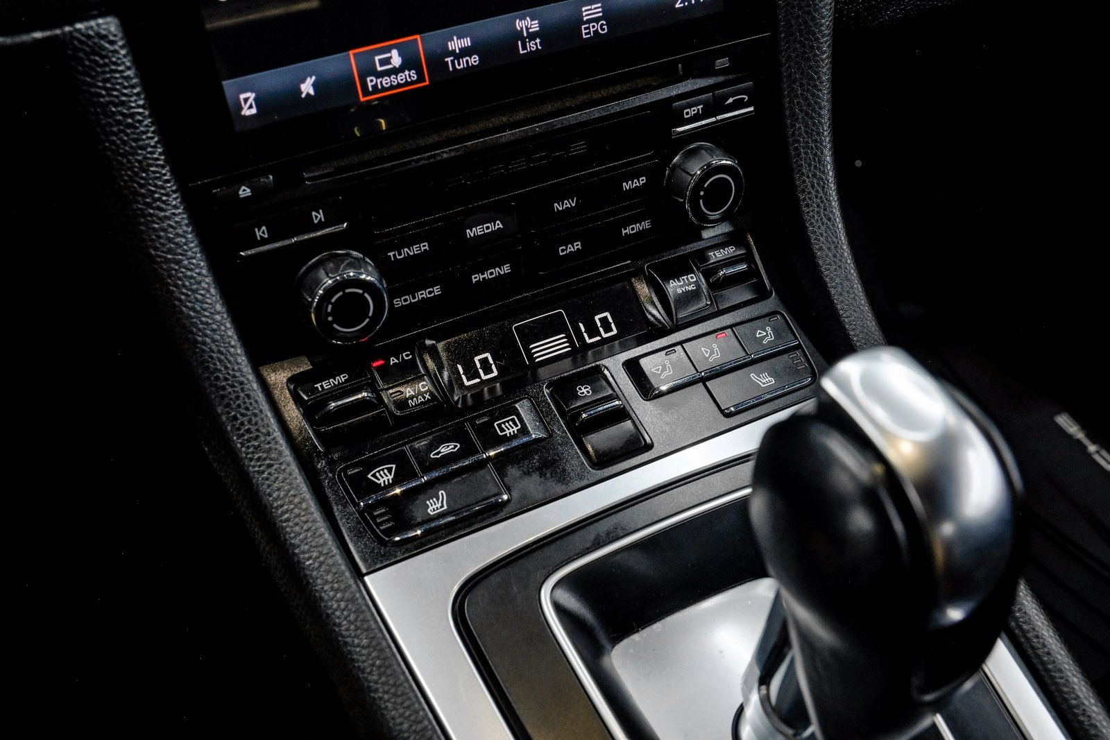 Used 2022 Porsche 718 Cayman image 32