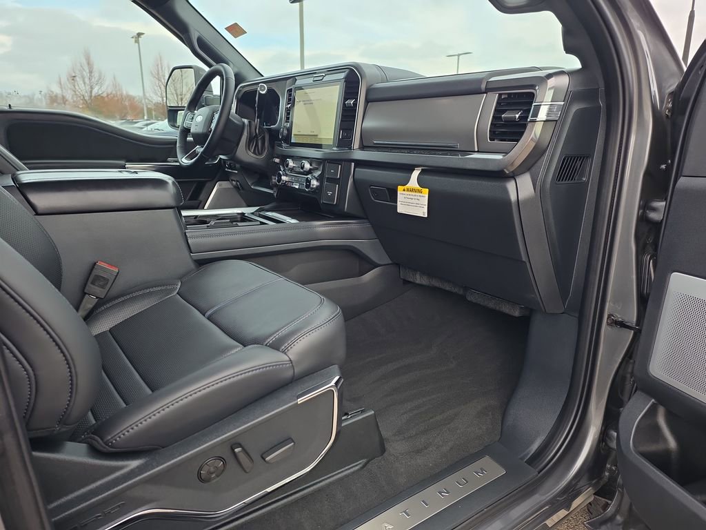 Used 2025 Ford F250 Platinum image 22
