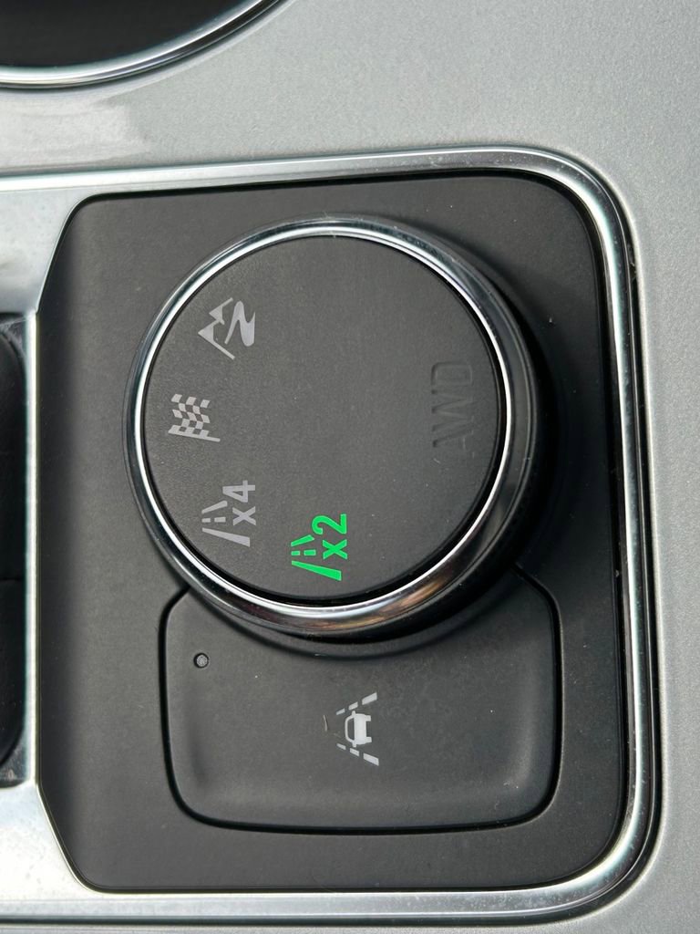 Used 2025 Chevrolet Blazer LT image 23