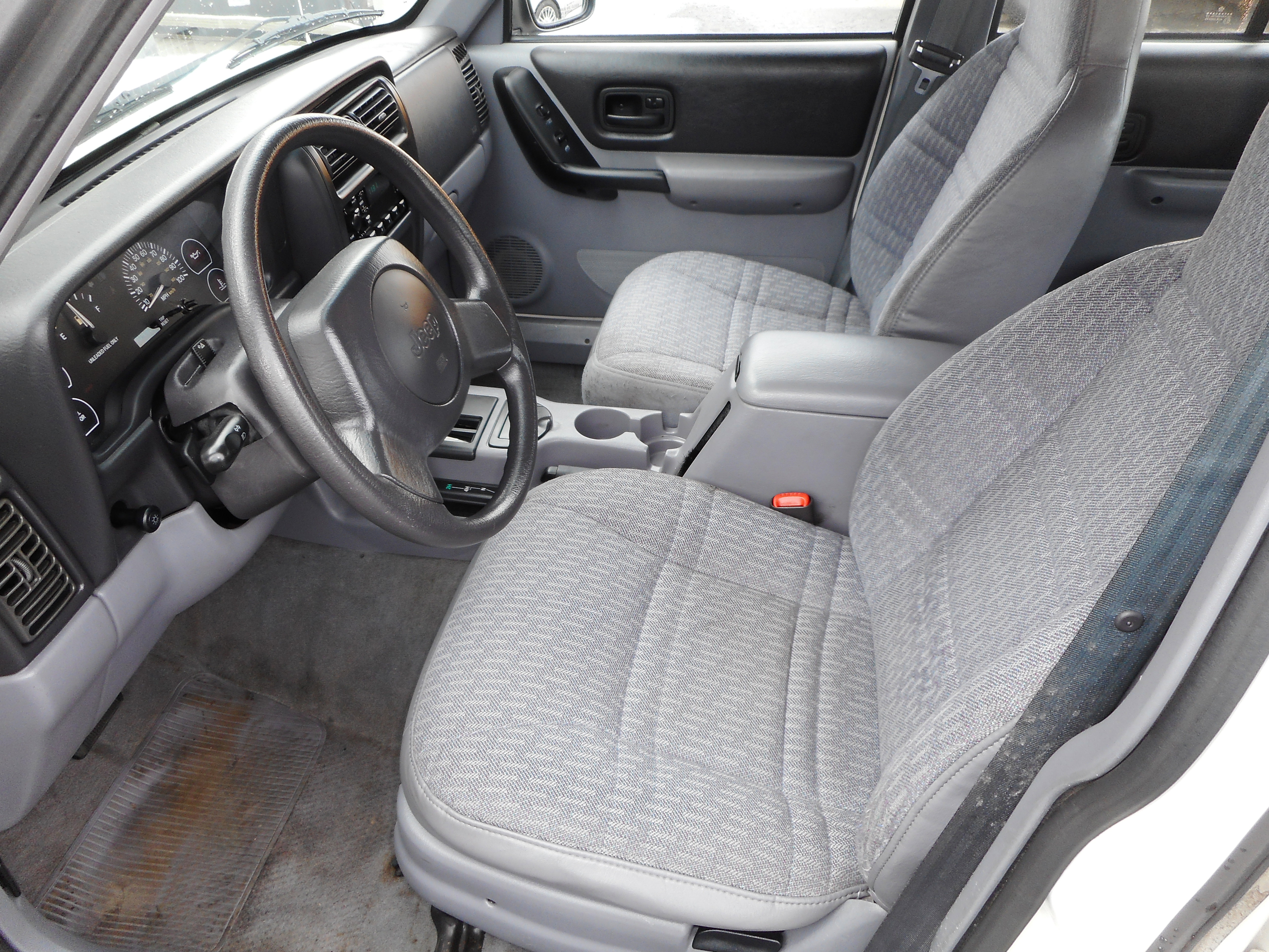 Used 1998 Jeep Cherokee SE image 14