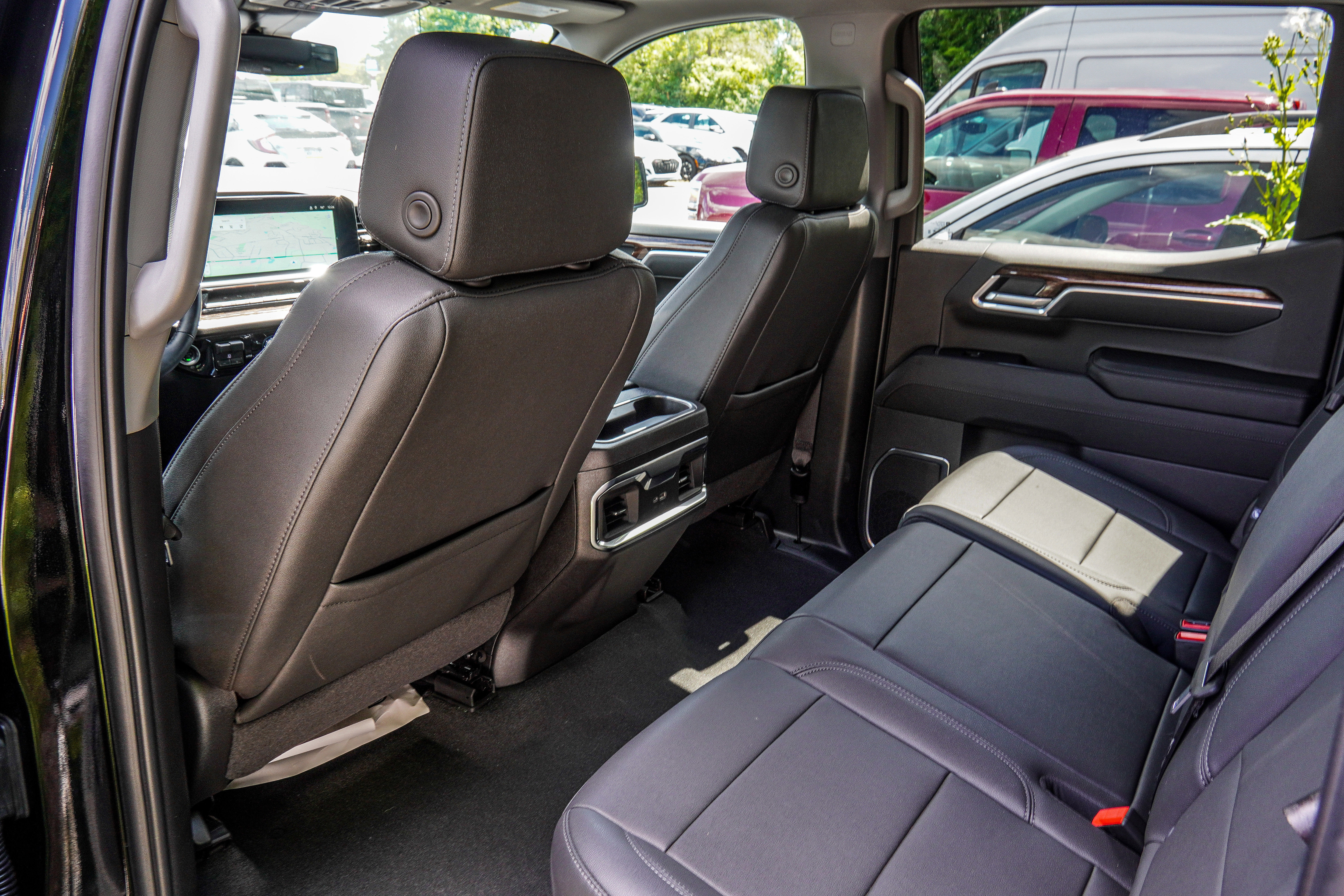 Used 2025 GMC Sierra 1500 Elevation w/ Elevation Premium Package image 38