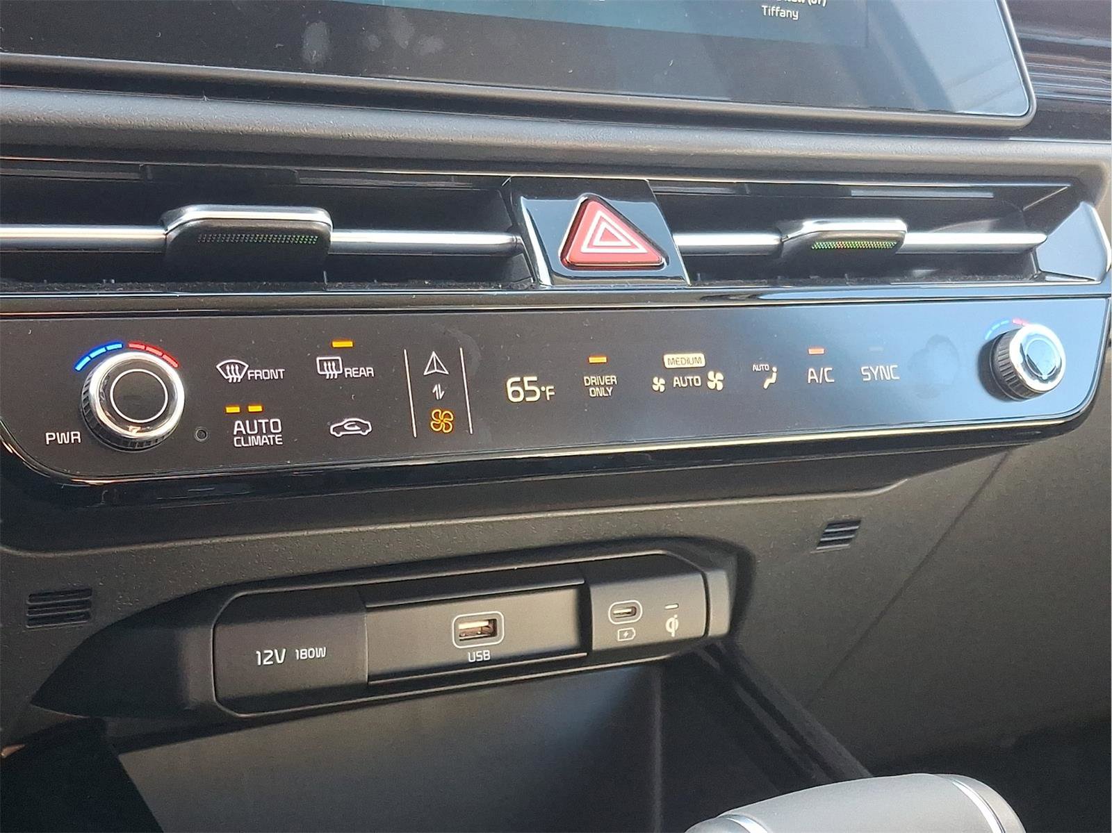 Used 2025 Kia Niro EX FWD image 28