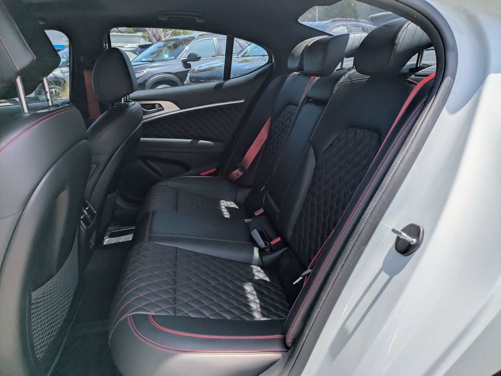 Used 2022 Genesis G70 3.3T RWD image 14