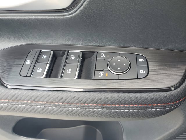 New 2026 Nissan Kicks SR image 15