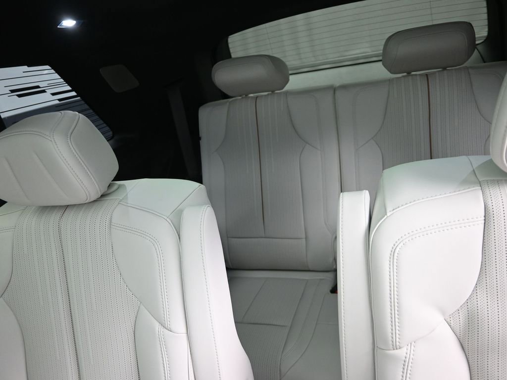New 2026 Cadillac Vistiq Premium Luxury AWD/4WD image 16