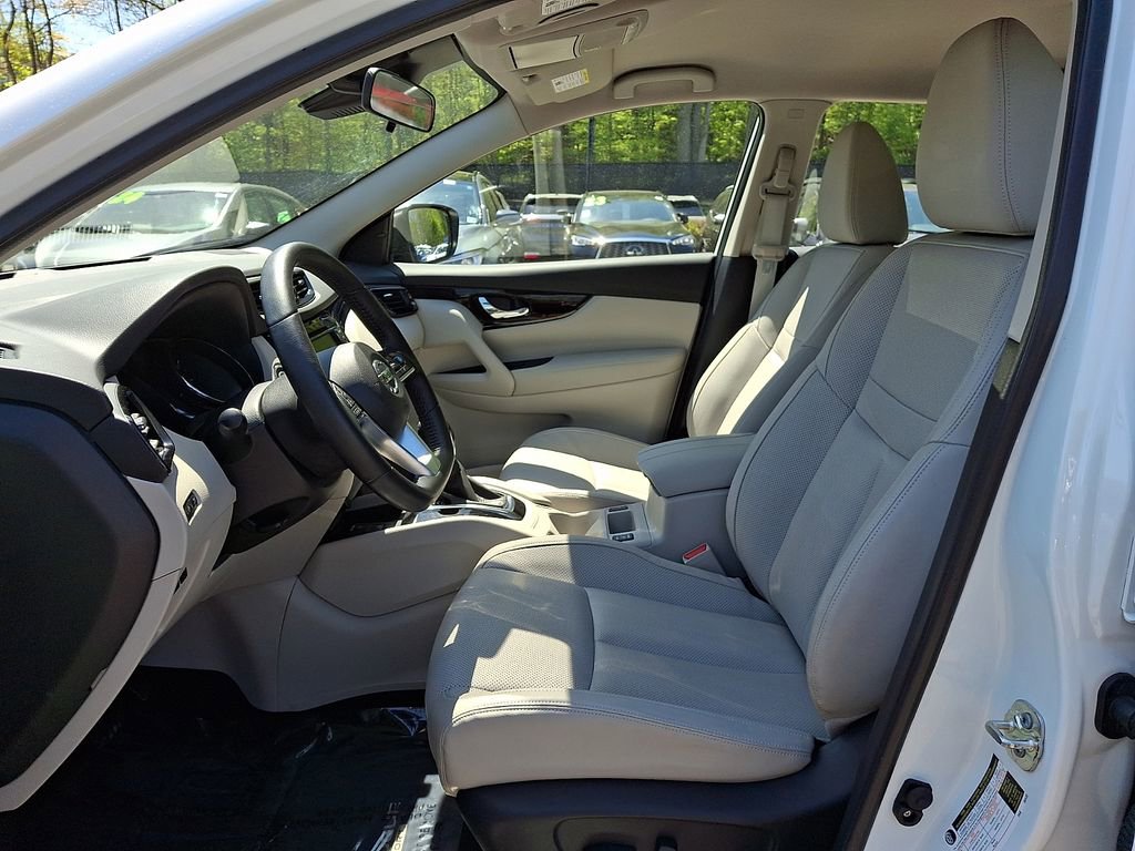 Used 2022 Nissan Rogue Sport SL AWD/4WD image 14