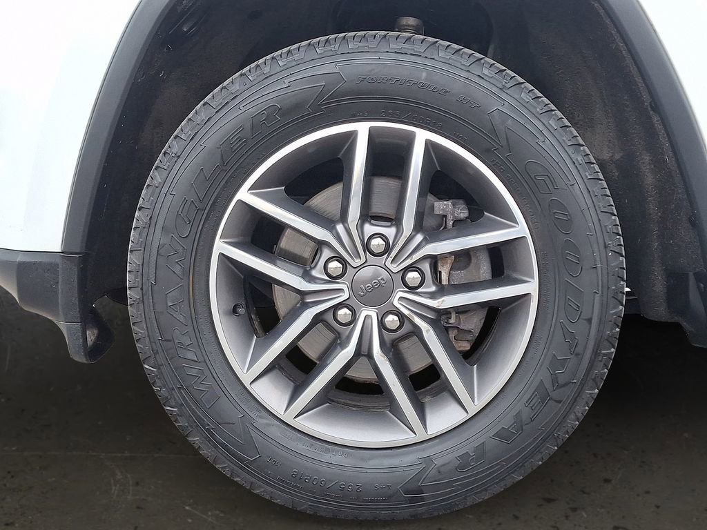 Used 2020 Jeep Grand Cherokee Limited w/ Luxury Group II image 9