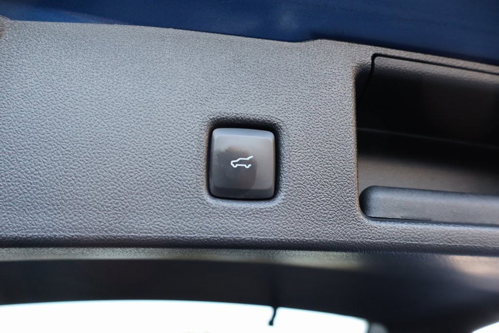 Used 2022 Ford Escape SE w/ SE Sport Appearance Package image 23