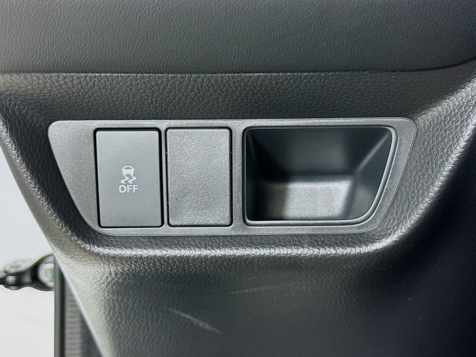 Certified 2026 Honda HR-V Sport image 9