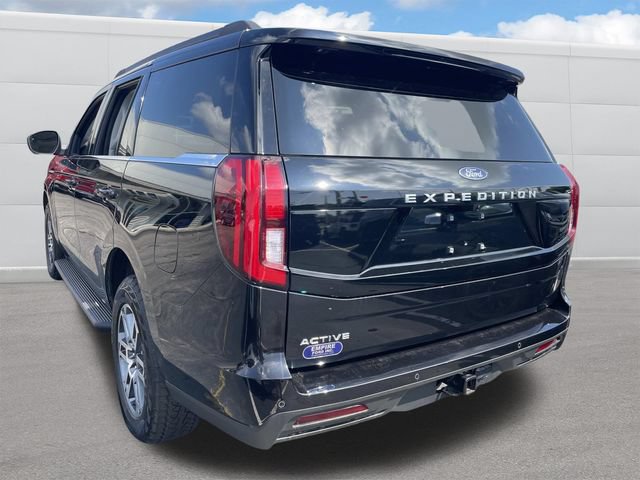 Used 2025 Ford Expedition Active AWD/4WD image 3