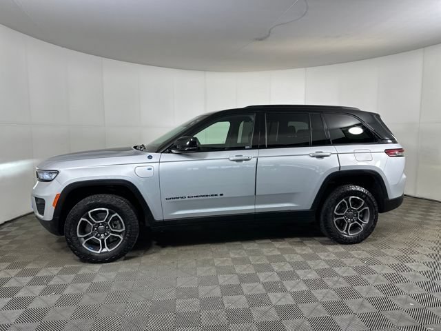Used 2023 Jeep Grand Cherokee Trailhawk w/ Luxury Tech Group III AWD/4WD image 6