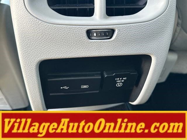 Used 2019 Jeep Cherokee Limited w/ Trailer Tow Group AWD/4WD image 37