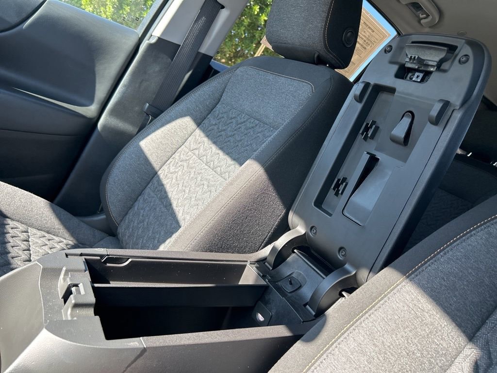 Used 2024 Chevrolet Equinox LT image 32