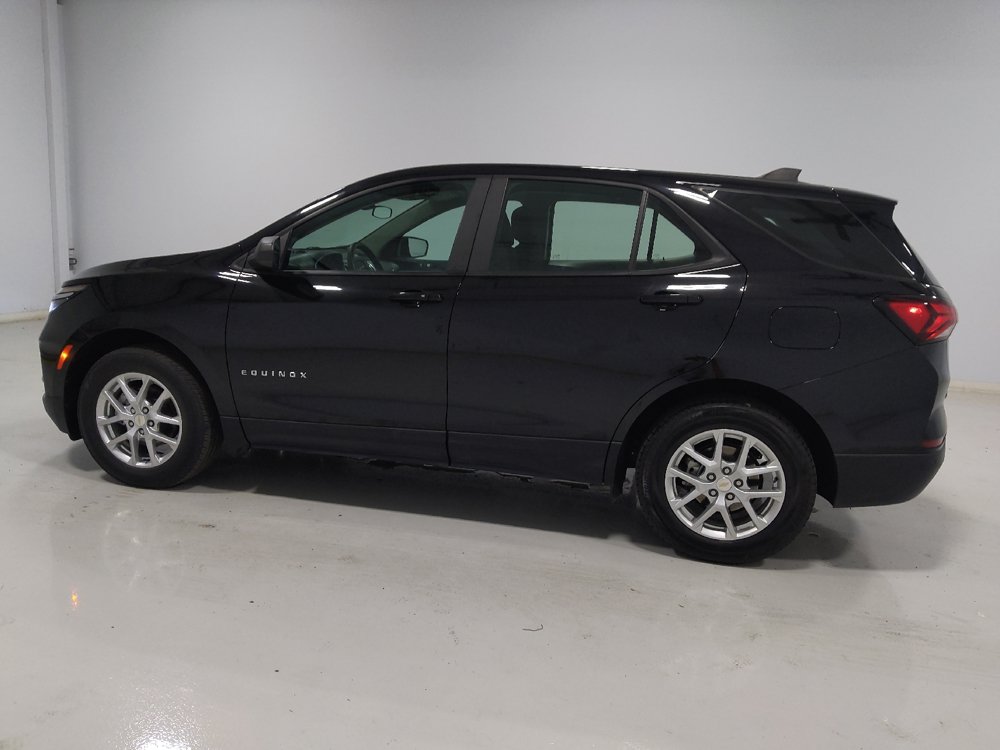 Used 2023 Chevrolet Equinox LS AWD/4WD image 3