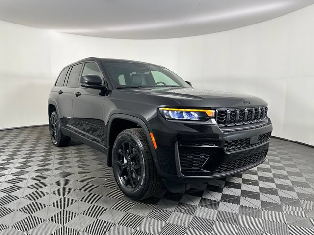New 2026 Jeep Grand Cherokee Altitude AWD/4WD image 9