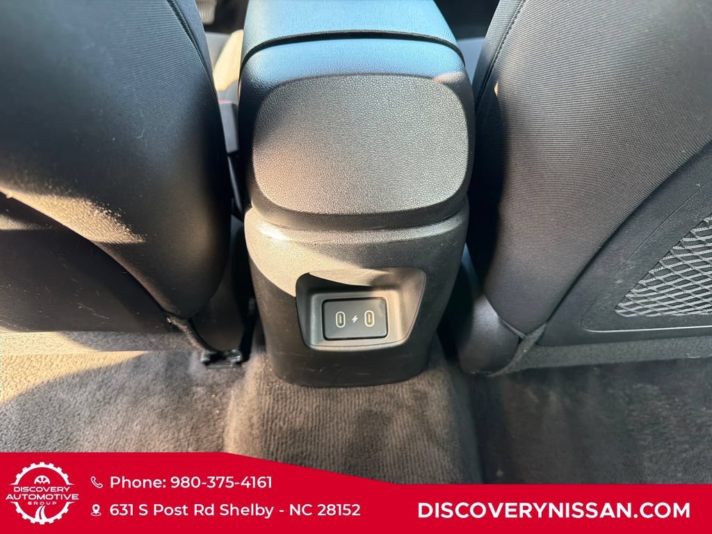 Used 2025 Hyundai Elantra SEL FWD image 34