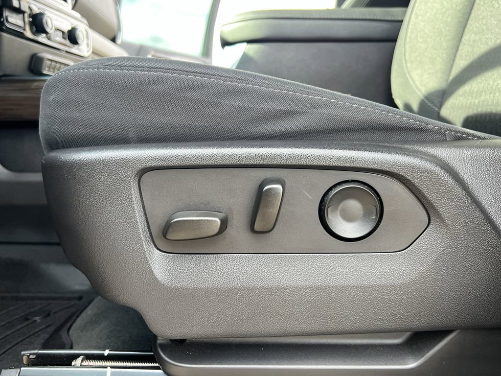 Used 2024 Chevrolet Silverado 3500 LT w/ Midnight Edition image 19