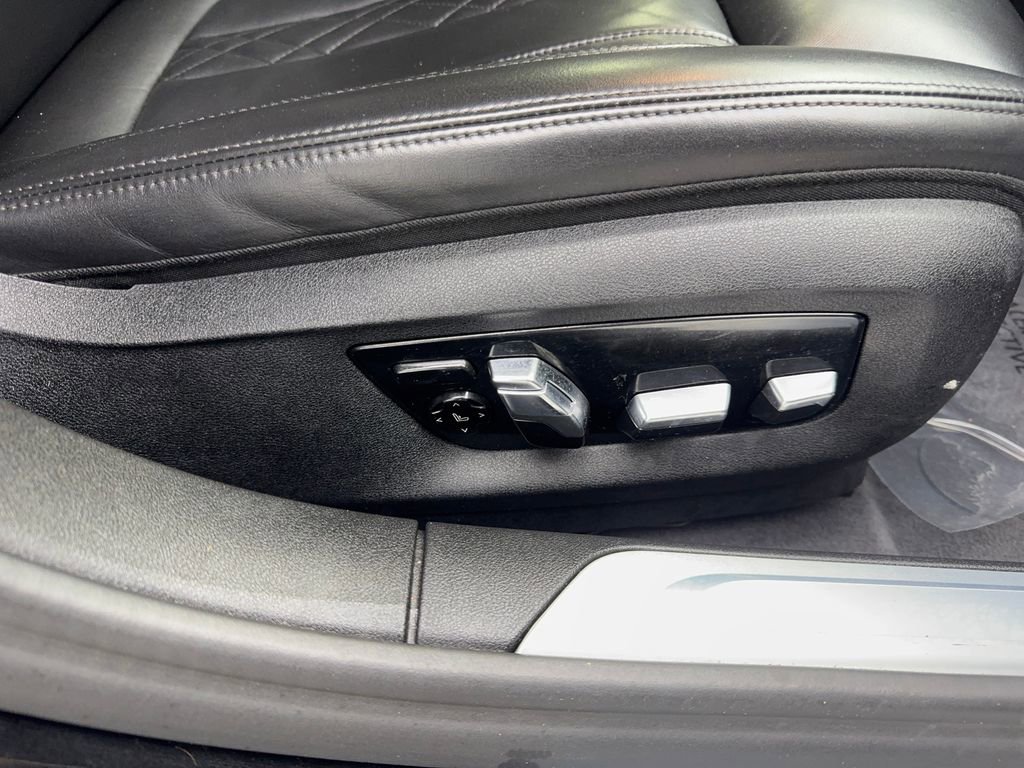 Used 2022 BMW 740i image 47