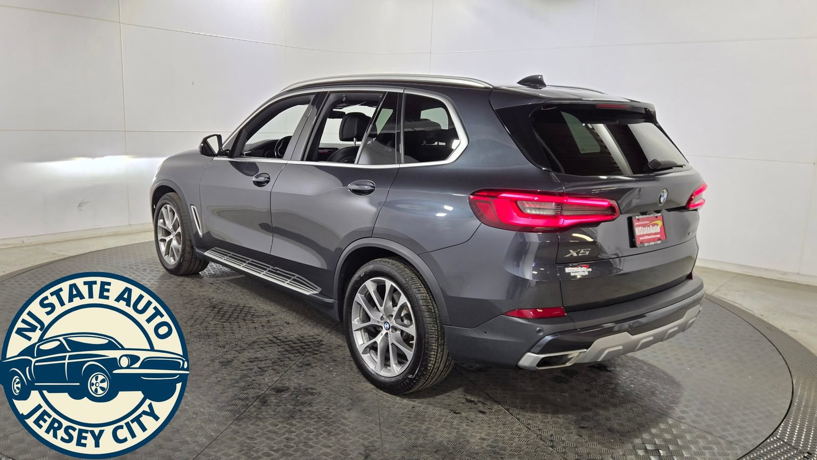 Used 2019 BMW X5 xDrive50i w/ Off-Road Package AWD/4WD image 3