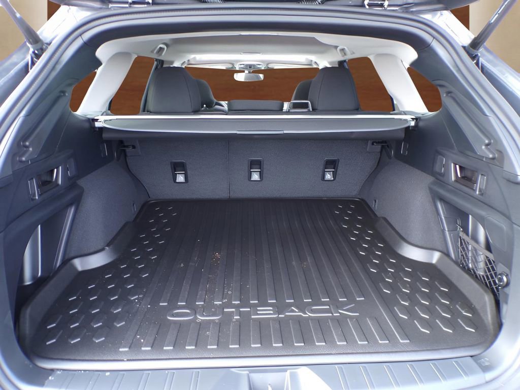 Certified 2025 Subaru Outback Premium image 8