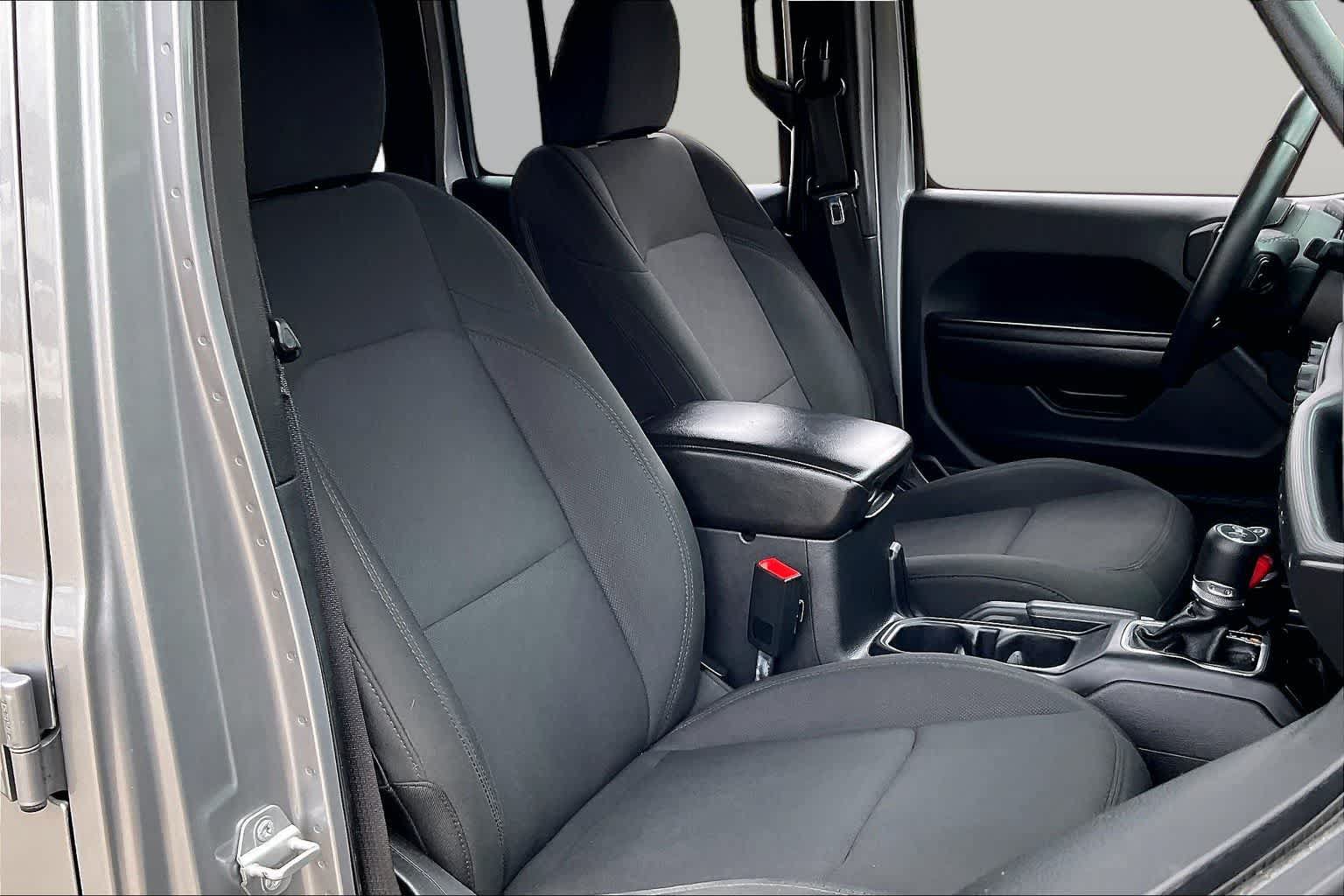 Used 2018 Jeep Wrangler Unlimited Sport S AWD/4WD image 9