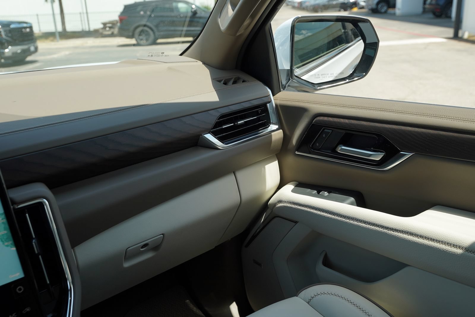 Certified 2026 GMC Yukon XL Denali w/ Advanced Technology Package AWD/4WD image 8