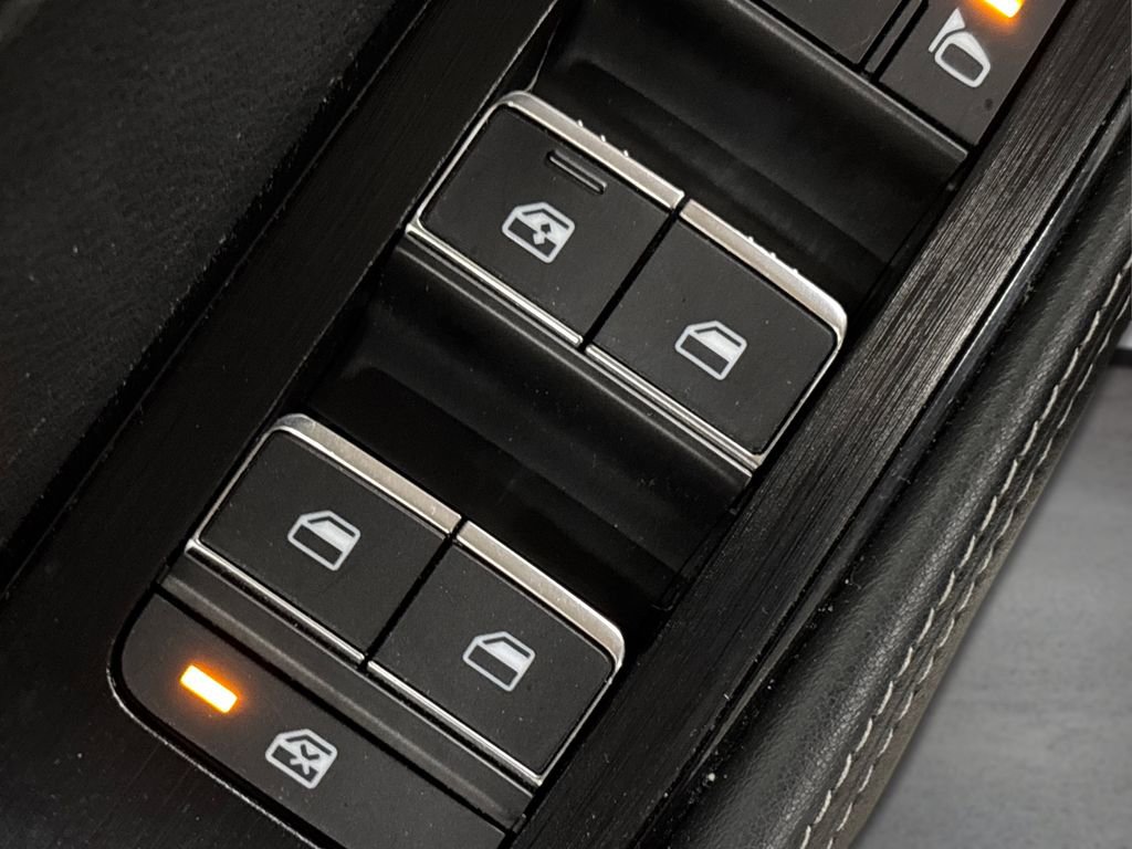 Used 2022 Nissan Rogue SL w/ SL Premium Package image 37