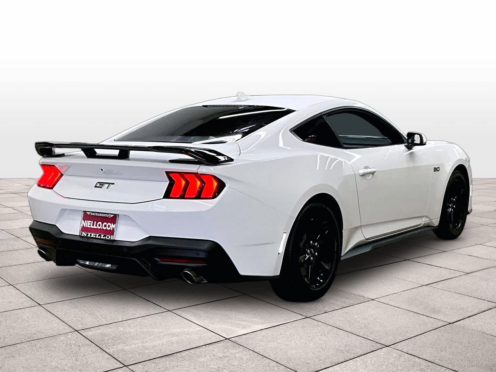 Used 2025 Ford Mustang GT RWD image 16