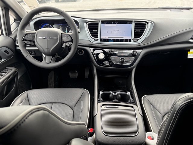 New 2026 Chrysler Pacifica Limited w/ S Appearance Package FWD image 35