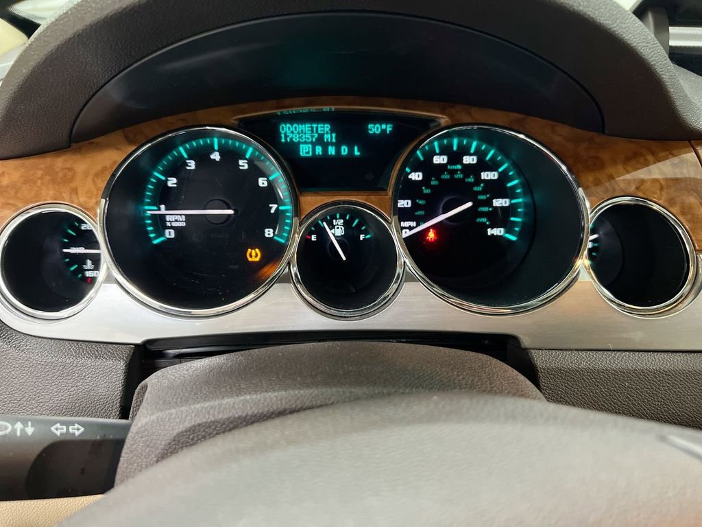 Used 2008 Buick Enclave CXL w/ Entertainment Package #1 AWD/4WD image 12