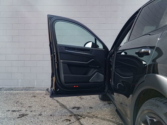 Certified 2024 Porsche Cayenne Turbo GT image 15