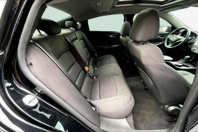 Used 2018 Chevrolet Malibu LT image 17
