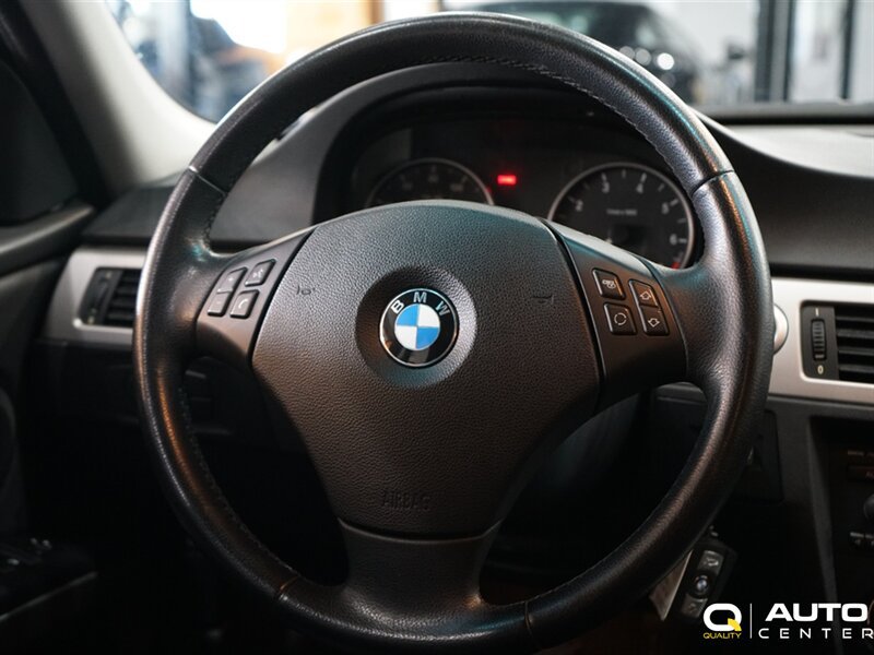 Used 2007 BMW 323i Sedan RWD image 13