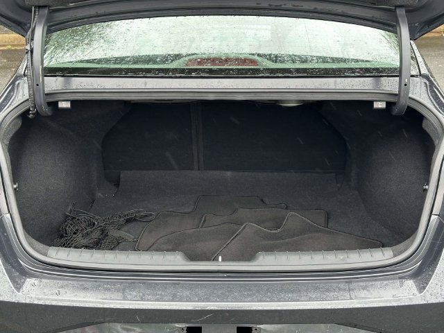 Used 2021 Hyundai Elantra SEL w/ Convenience + Premium Package FWD image 12