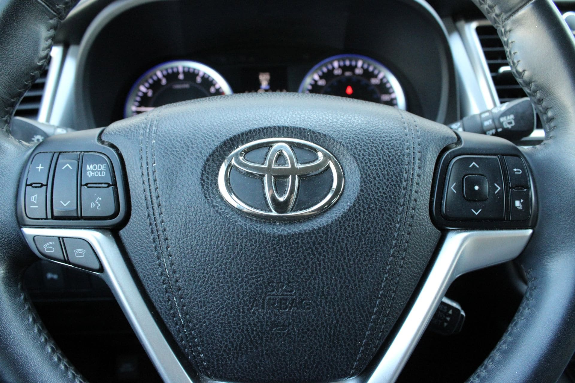Used 2016 Toyota Highlander Limited image 26