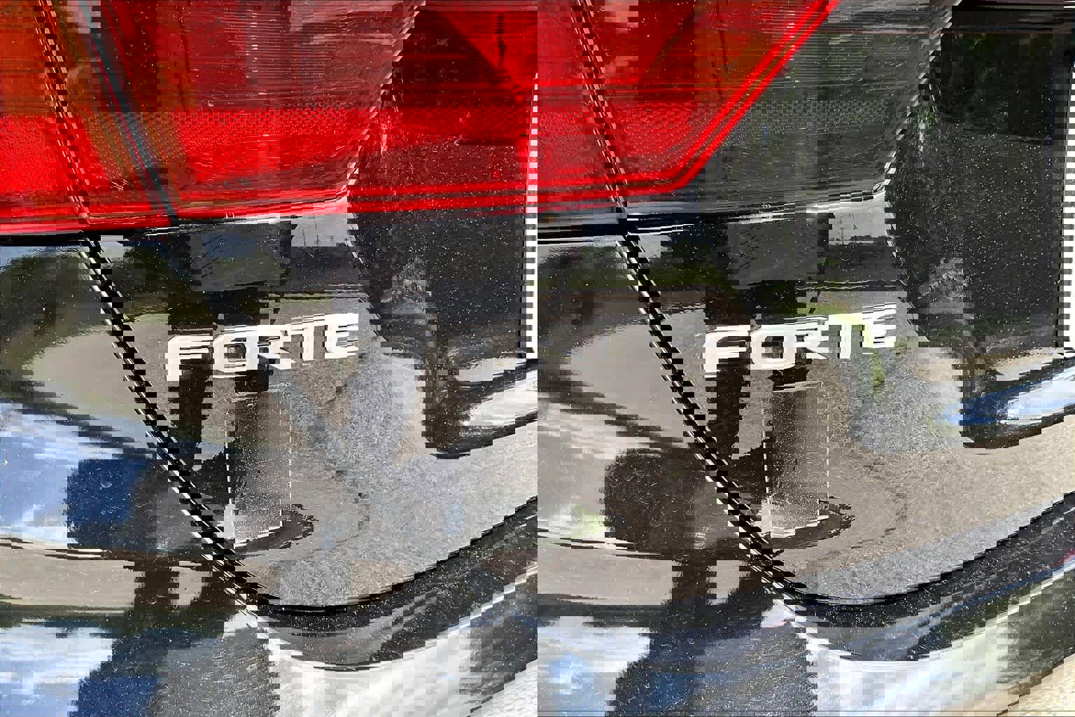 Used 2023 Kia Forte LXS FWD image 10